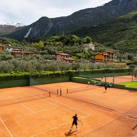 Club Hotel Olivi - Tennis Center Мальчезіне Екстер'єр фото